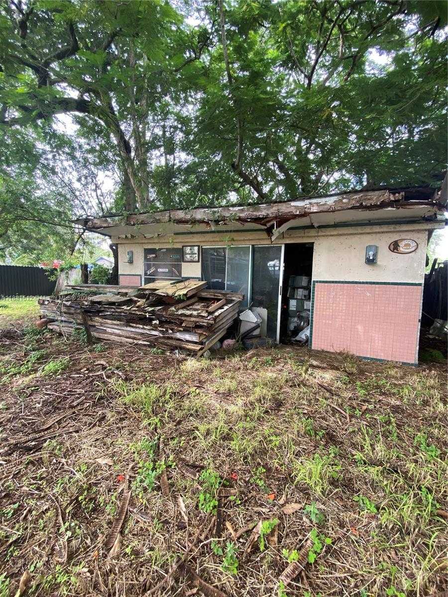 Small Image of 1305 DUNAD AVE, Opa-Locka Number 20