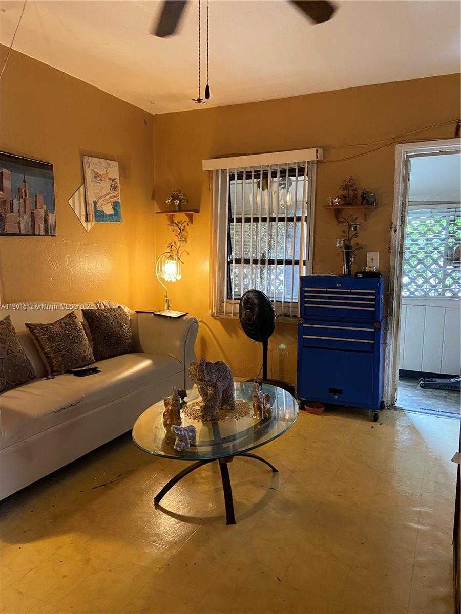 Small Image of 1305 DUNAD AVE, Opa-Locka Number 7