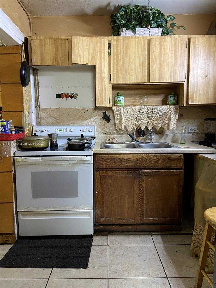 Small Image of 1305 DUNAD AVE, Opa-Locka Number 9