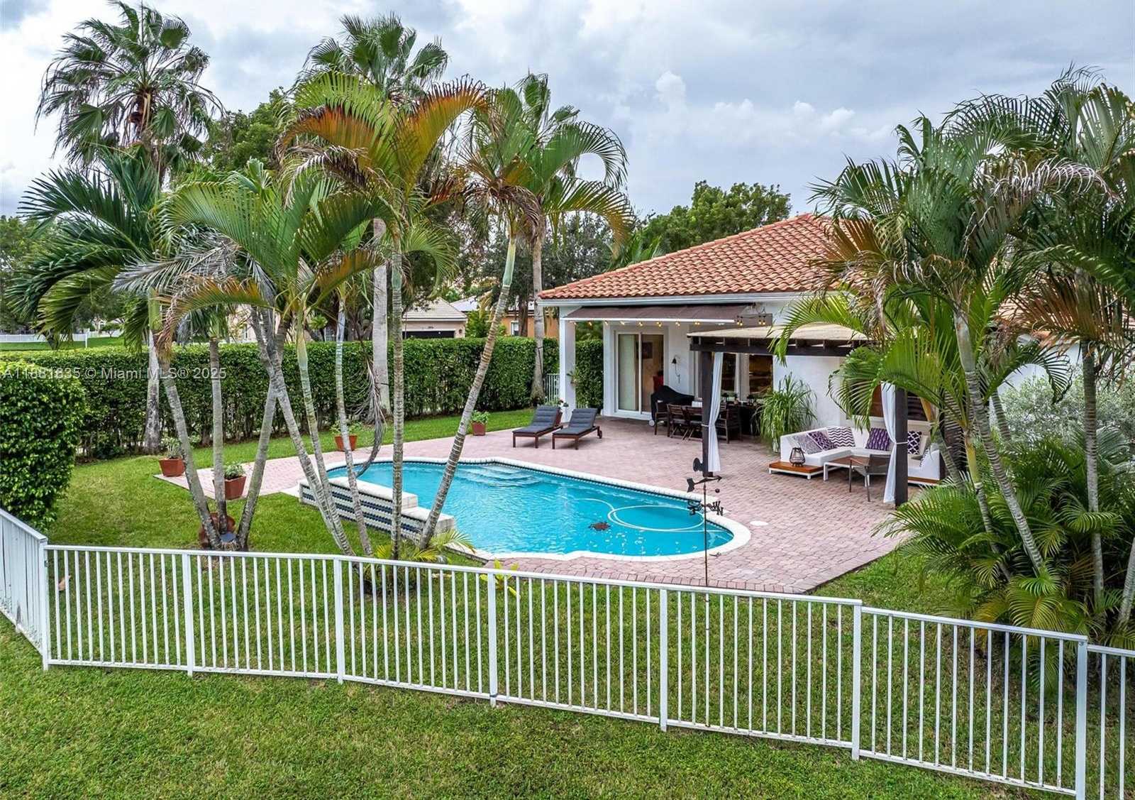 Small Image of 1601 NORTH WEST 143RD TER, Pembroke Pines Number 39