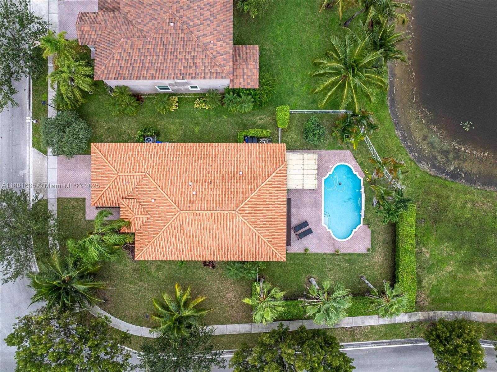 Small Image of 1601 NORTH WEST 143RD TER, Pembroke Pines Number 40