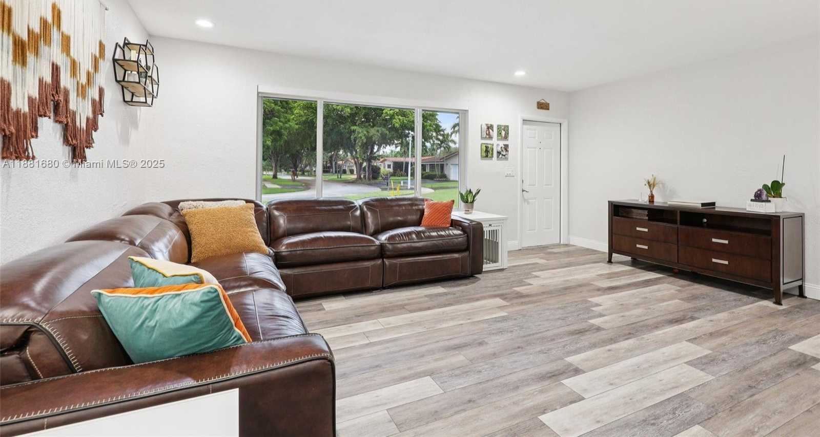 Small Image of 2300 NORTH WEST 114TH AVE, Pembroke Pines Number 10