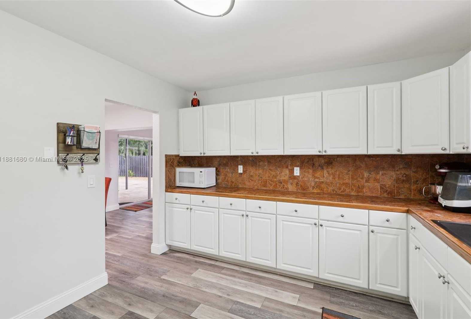 Small Image of 2300 NORTH WEST 114TH AVE, Pembroke Pines Number 19