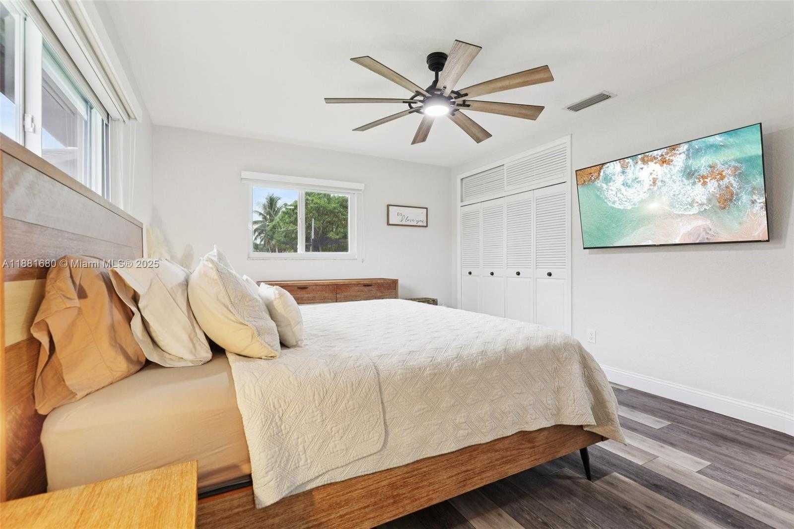 Small Image of 2300 NORTH WEST 114TH AVE, Pembroke Pines Number 24