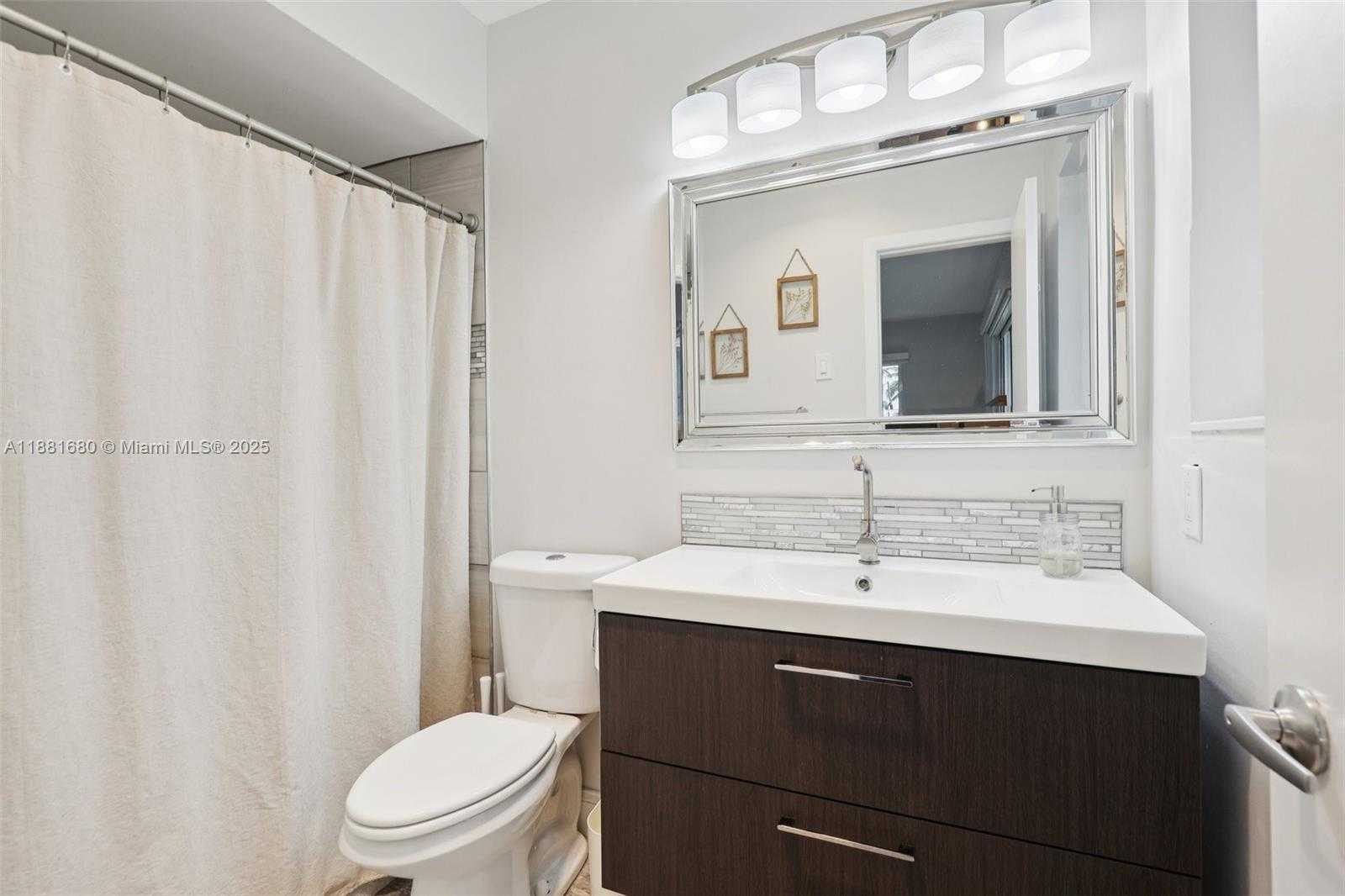 Small Image of 2300 NORTH WEST 114TH AVE, Pembroke Pines Number 27
