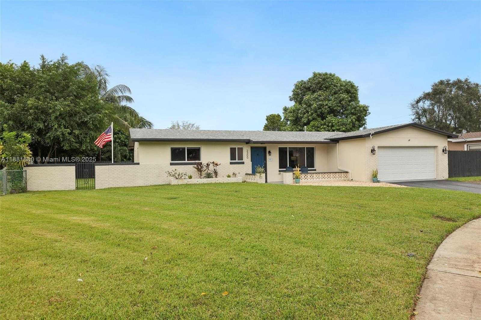 Small Image of 2300 NORTH WEST 114TH AVE, Pembroke Pines Number 4