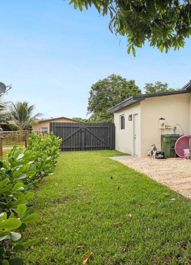 Small Image of 2300 NORTH WEST 114TH AVE, Pembroke Pines Number 44