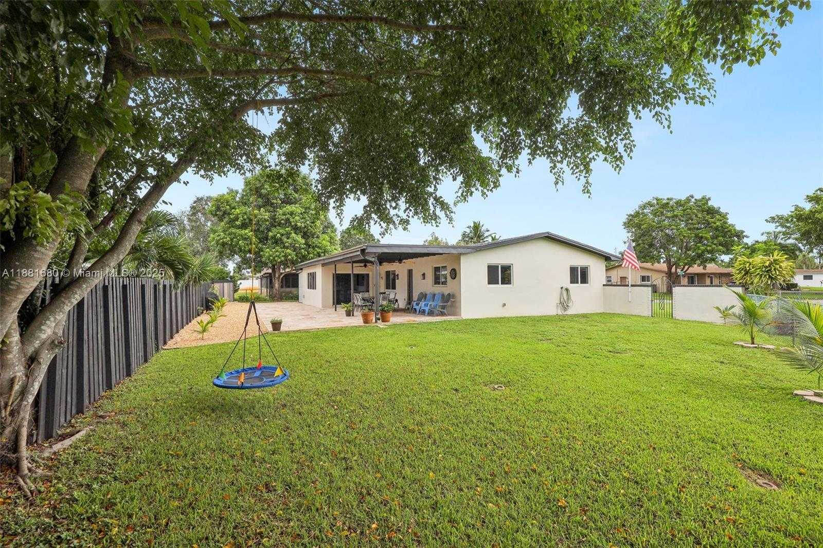 Small Image of 2300 NORTH WEST 114TH AVE, Pembroke Pines Number 47