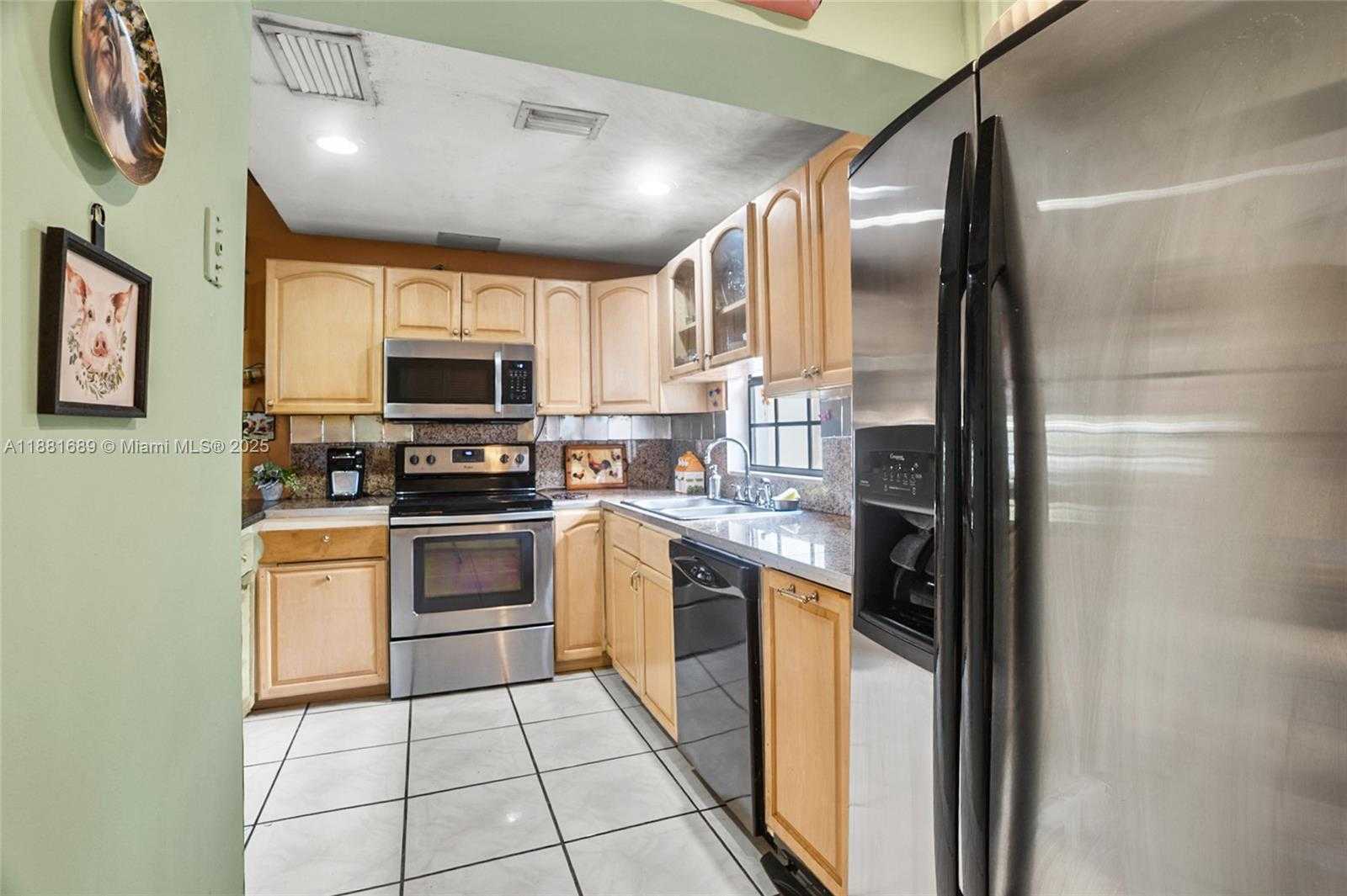 Small Image of 10031 SOUTH WEST 46TH ST, Miami Number 25