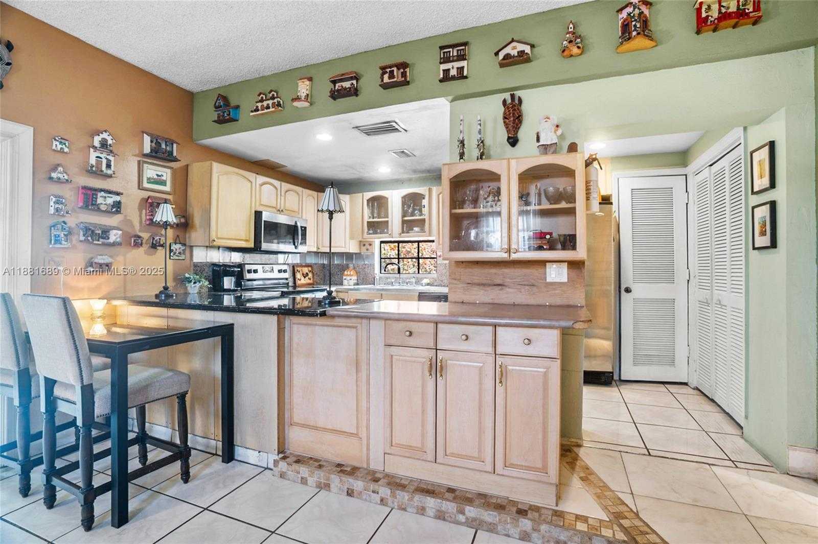 Small Image of 10031 SOUTH WEST 46TH ST, Miami Number 28