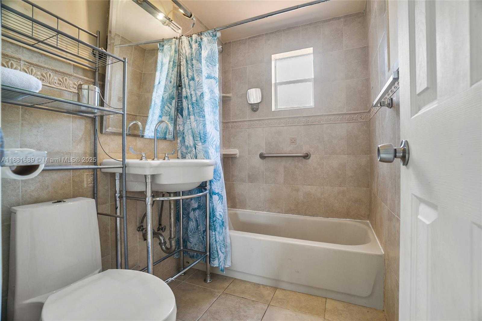 Small Image of 10031 SOUTH WEST 46TH ST, Miami Number 7