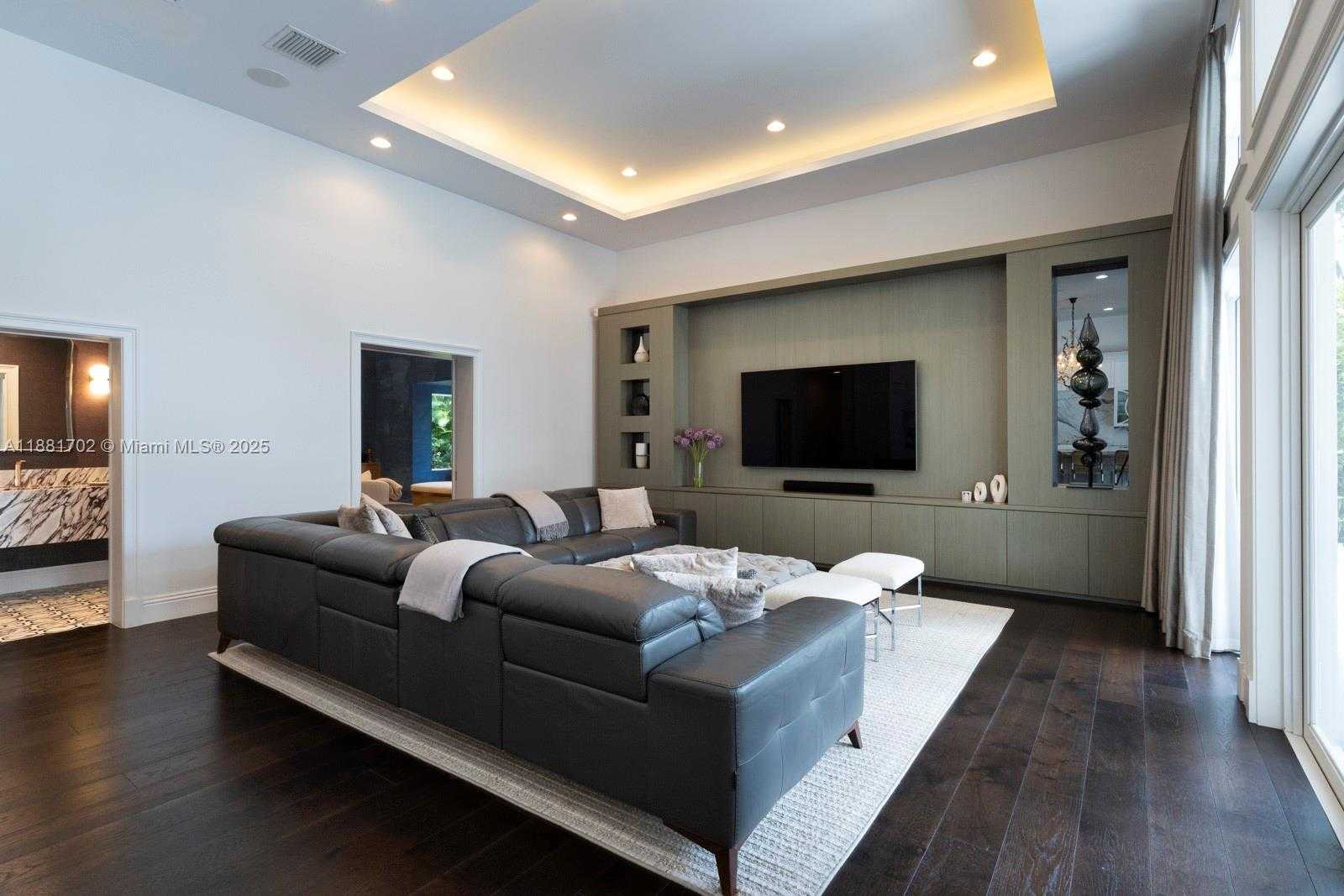 Small Image of 11645 SOUTH WEST 69TH AVE, Pinecrest Number 32