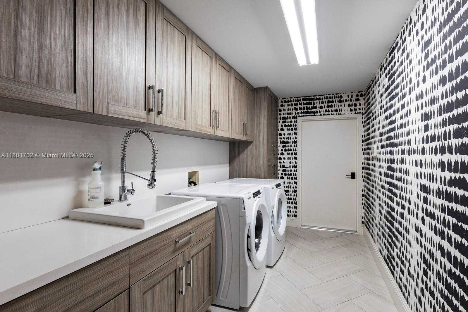 Small Image of 11645 SOUTH WEST 69TH AVE, Pinecrest Number 39