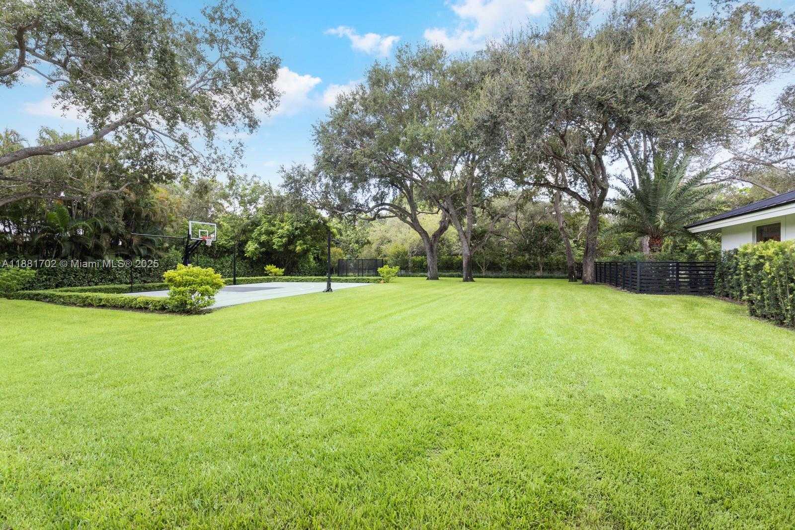 Small Image of 11645 SOUTH WEST 69TH AVE, Pinecrest Number 43