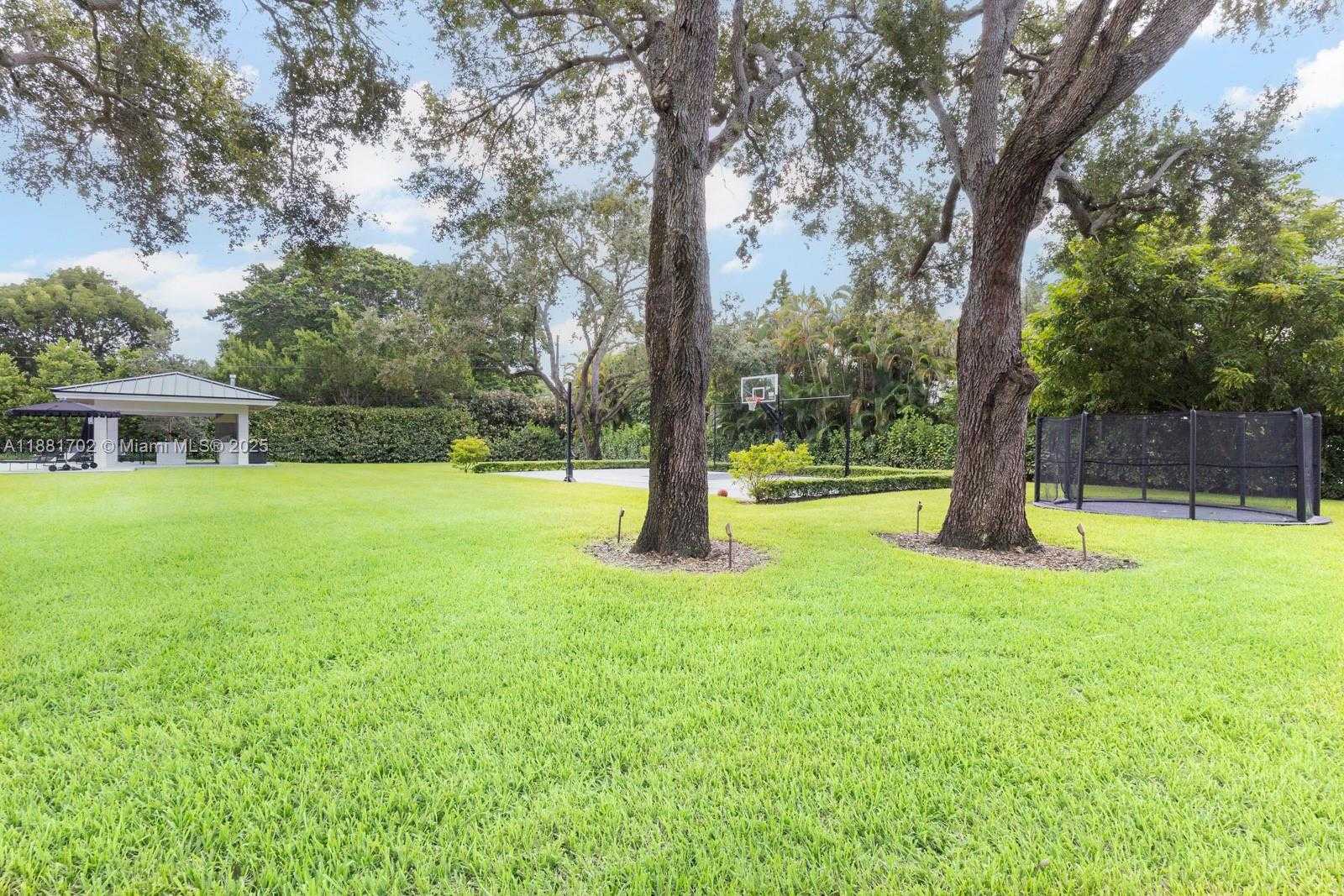 Small Image of 11645 SOUTH WEST 69TH AVE, Pinecrest Number 46