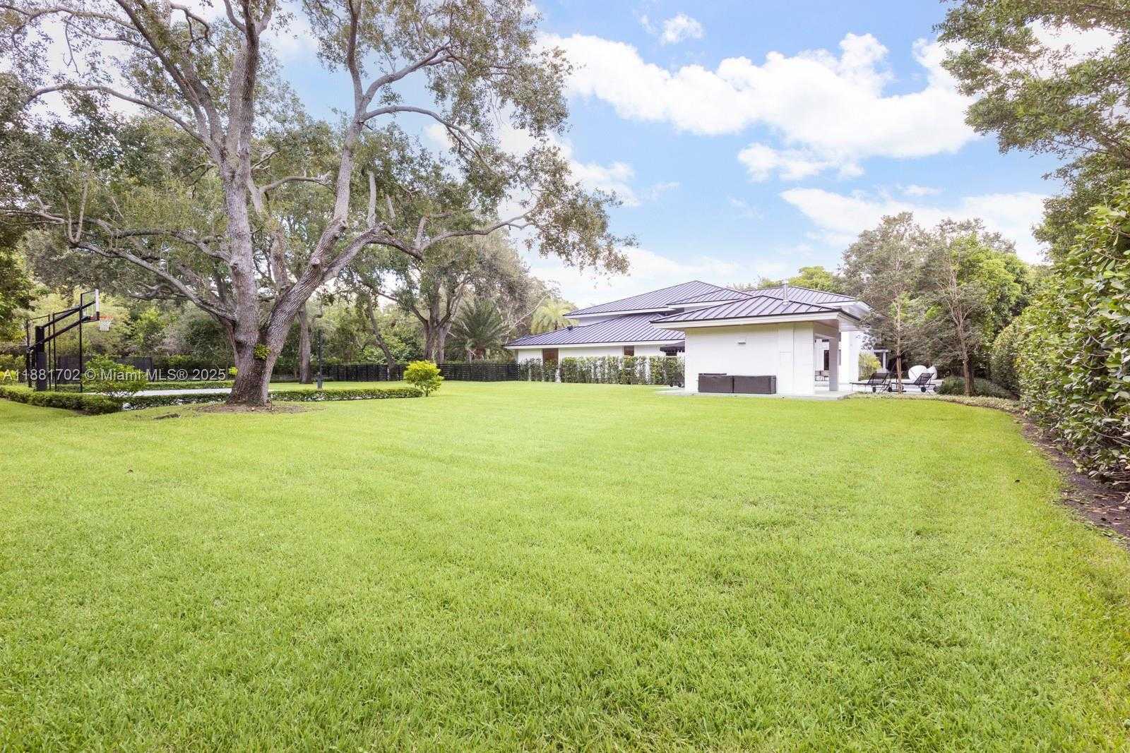 Small Image of 11645 SOUTH WEST 69TH AVE, Pinecrest Number 47