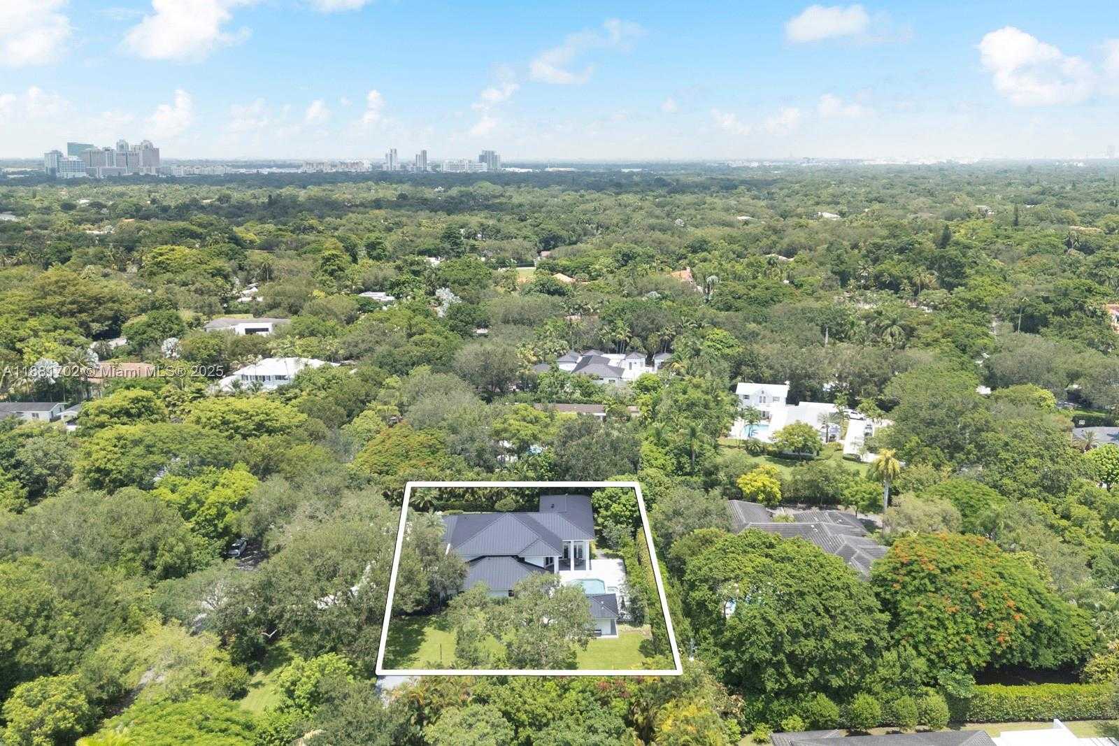 Small Image of 11645 SOUTH WEST 69TH AVE, Pinecrest Number 53
