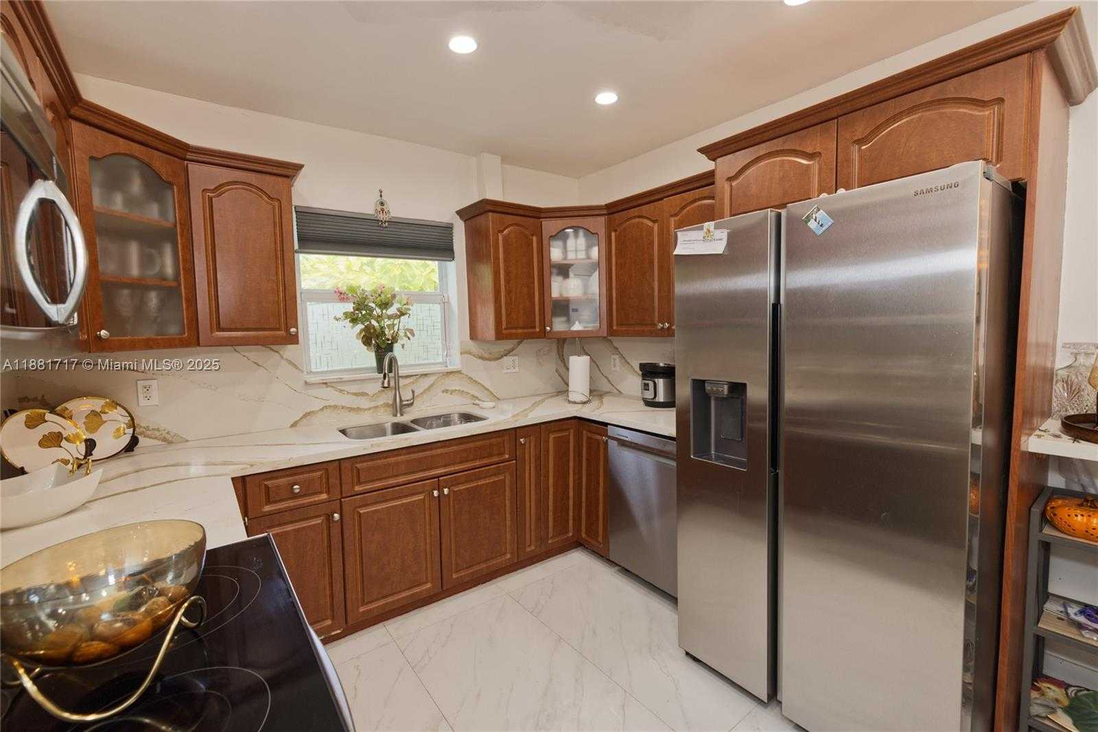 Small Image of 795 NORTH EAST 146 ST, North Miami Number 10