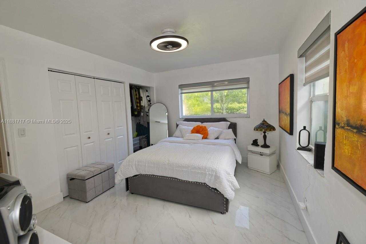 Small Image of 795 NORTH EAST 146 ST, North Miami Number 16