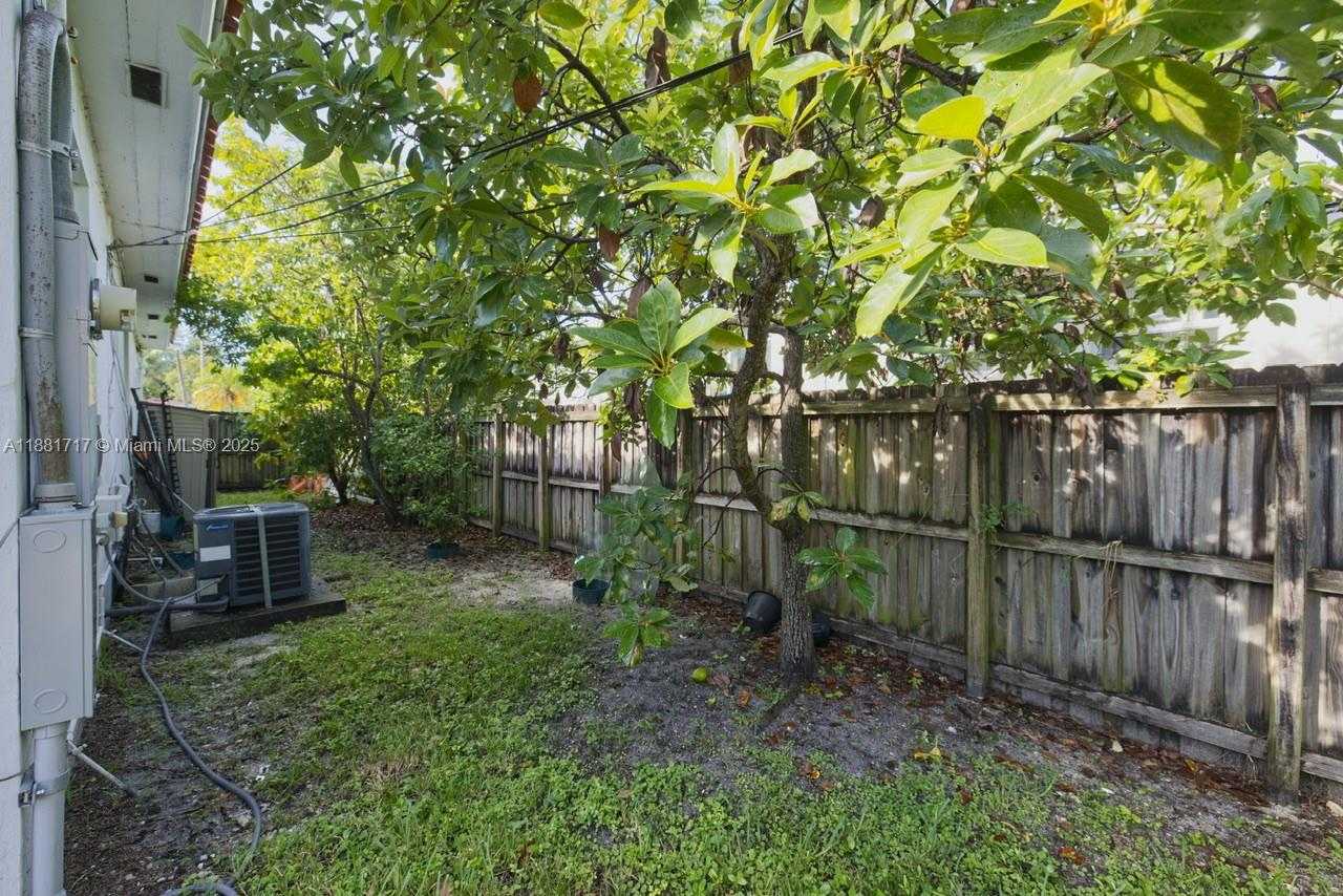 Small Image of 795 NORTH EAST 146 ST, North Miami Number 24