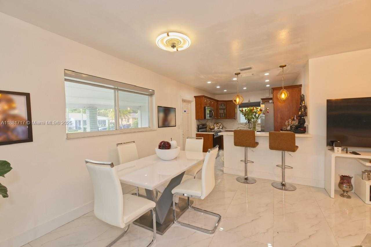 Small Image of 795 NORTH EAST 146 ST, North Miami Number 31