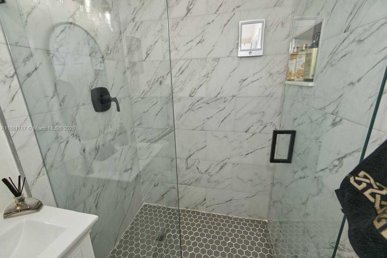 Small Image of 795 NORTH EAST 146 ST, North Miami Number 38