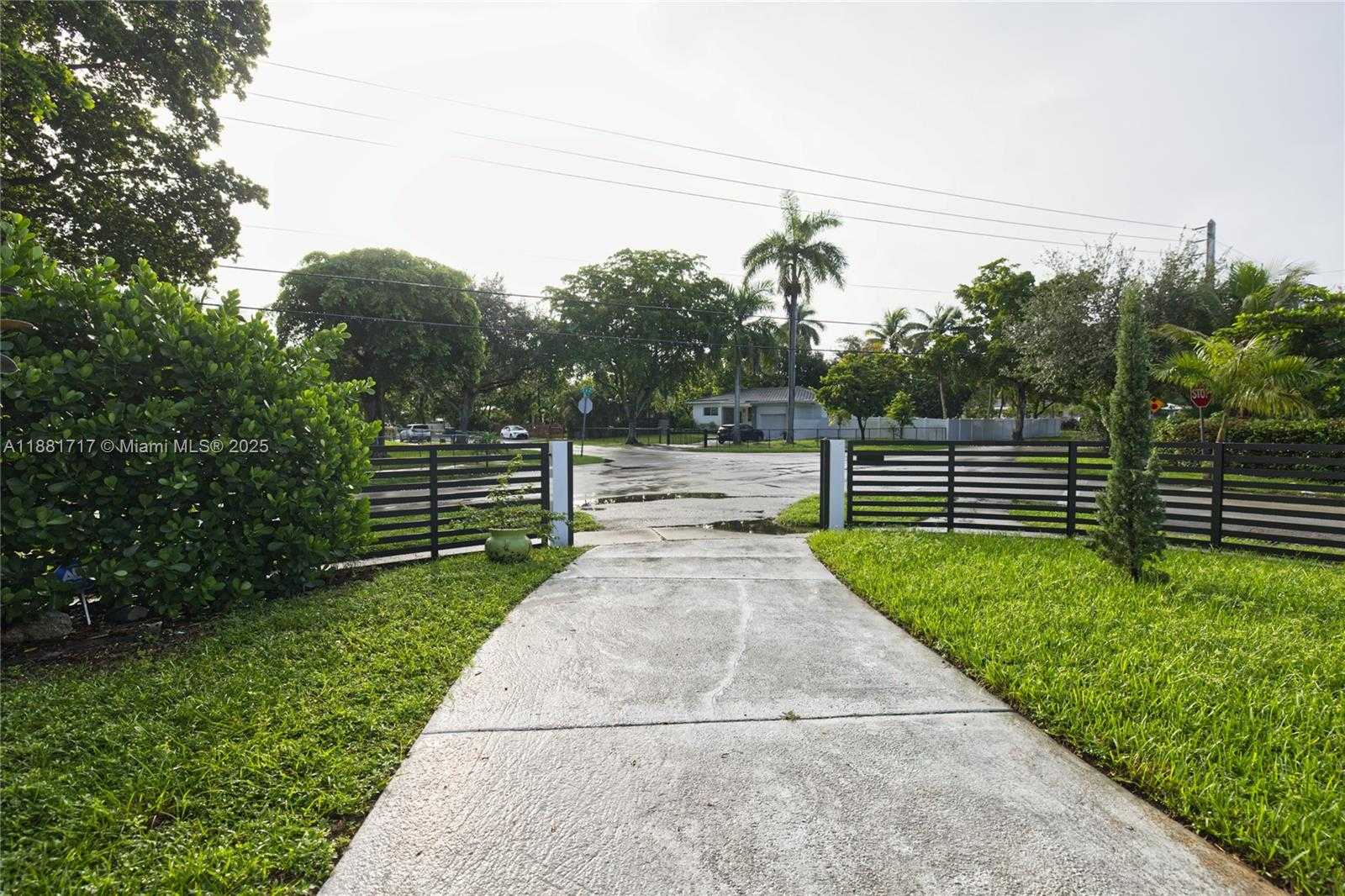 Small Image of 795 NORTH EAST 146 ST, North Miami Number 4