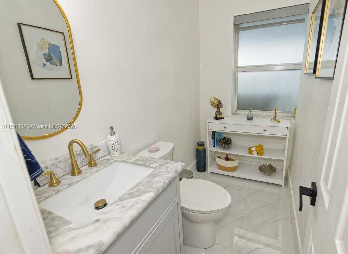 Small Image of 795 NORTH EAST 146 ST, North Miami Number 41