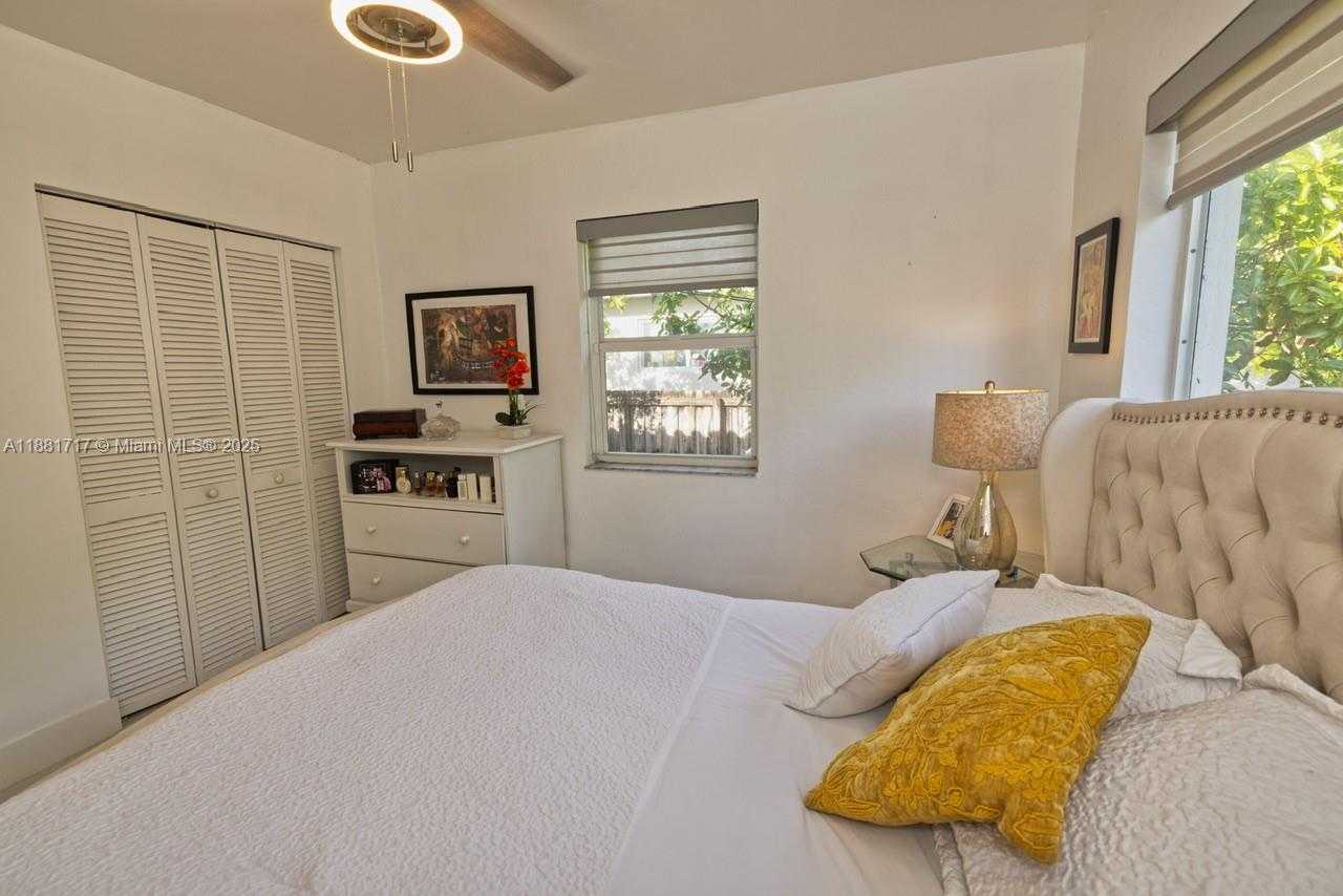Small Image of 795 NORTH EAST 146 ST, North Miami Number 48