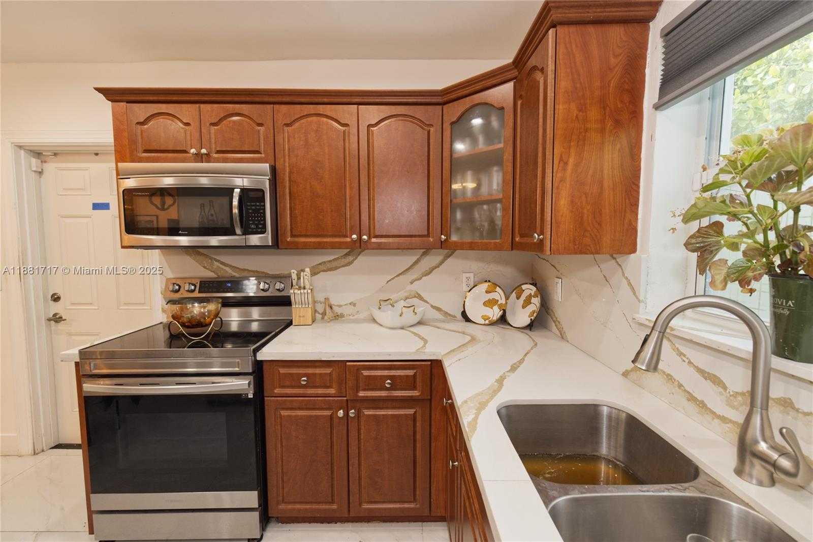 Small Image of 795 NORTH EAST 146 ST, North Miami Number 9