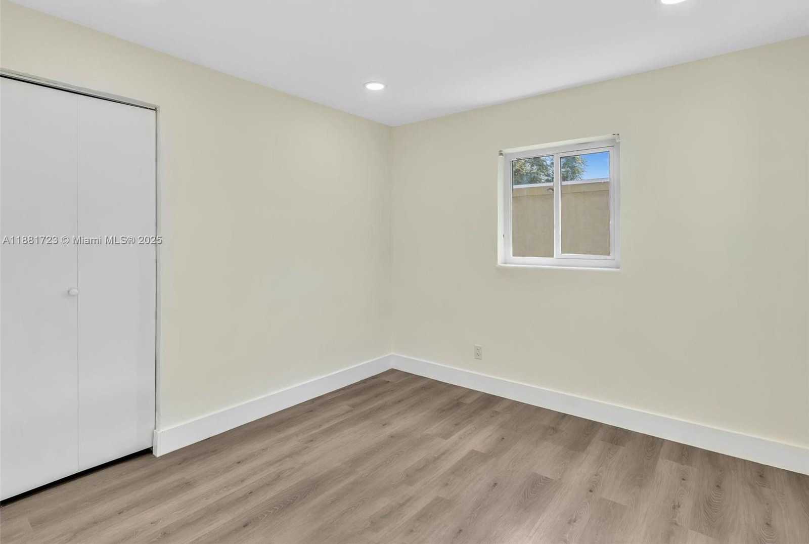 Small Image of 5710 RALEIGH ST, Hollywood Number 10