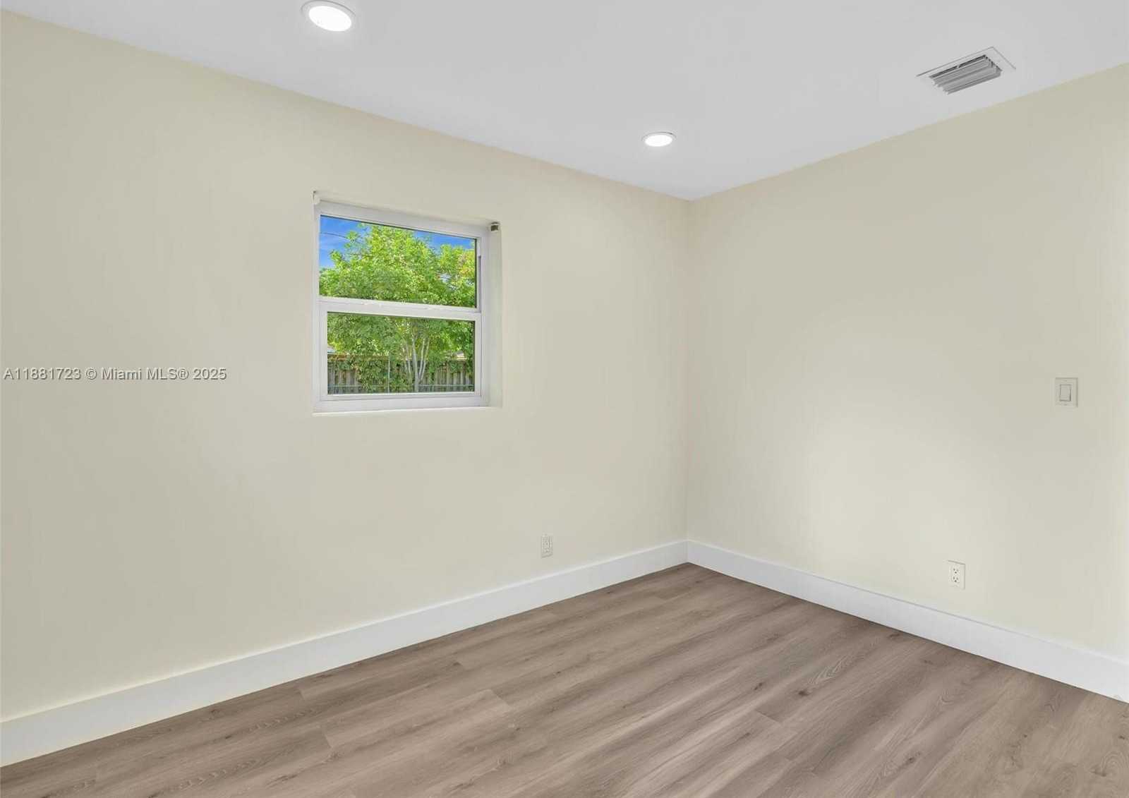 Small Image of 5710 RALEIGH ST, Hollywood Number 12