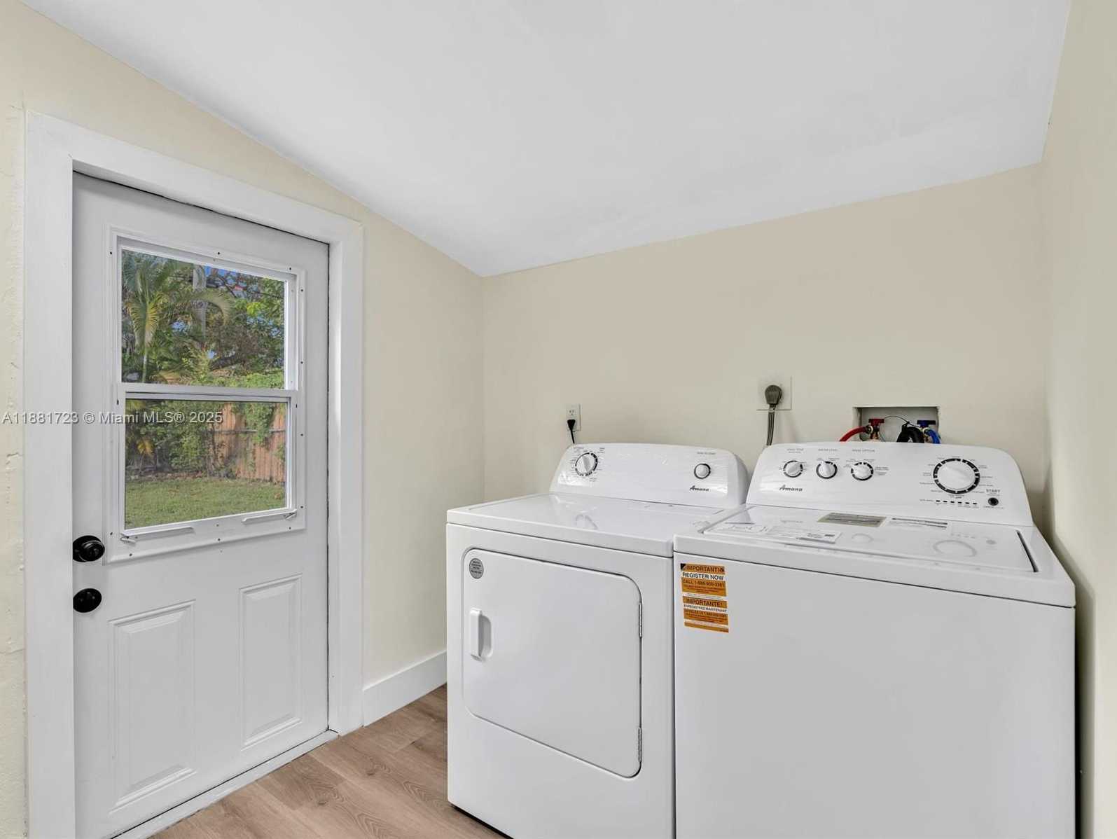 Small Image of 5710 RALEIGH ST, Hollywood Number 16