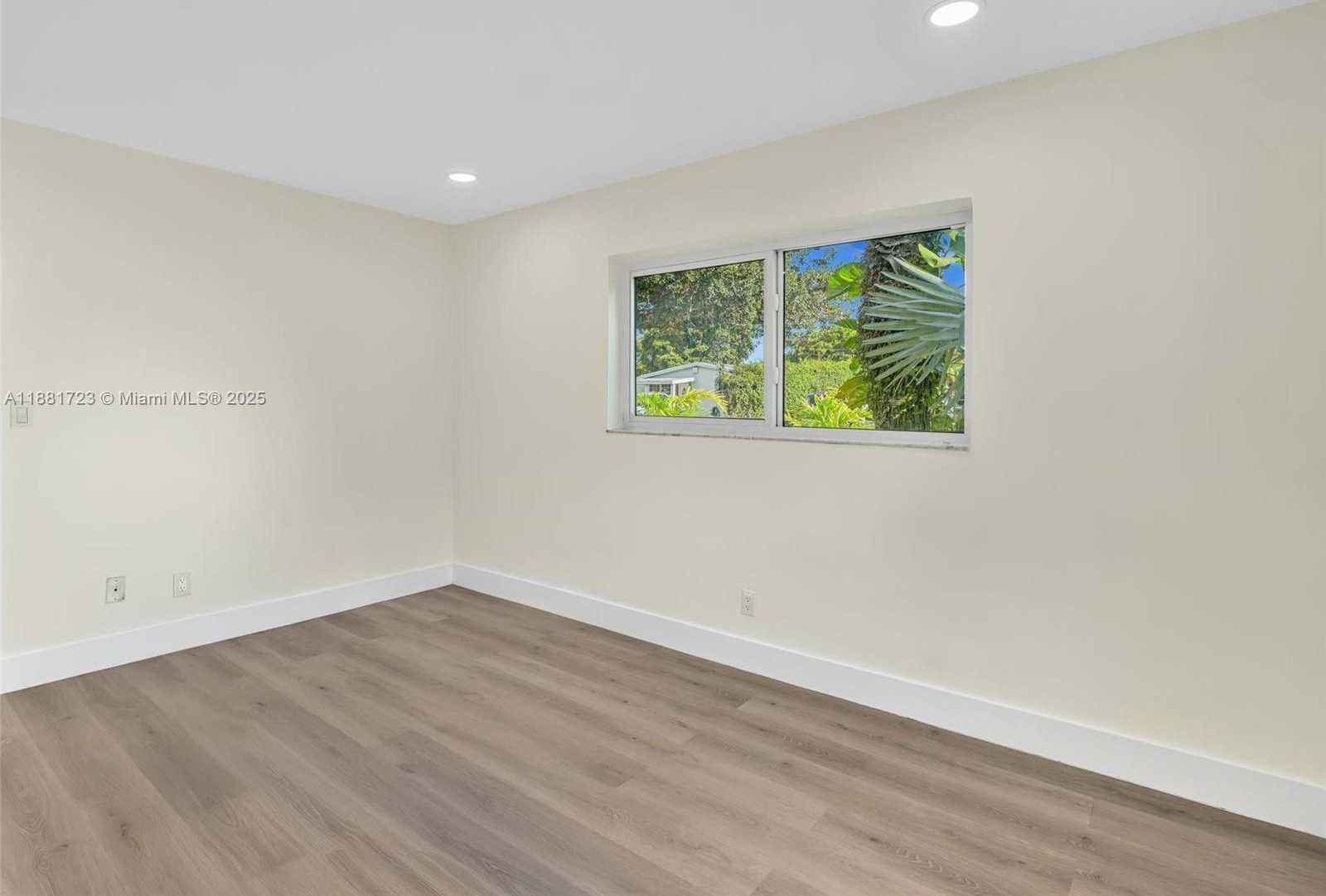 Small Image of 5710 RALEIGH ST, Hollywood Number 20