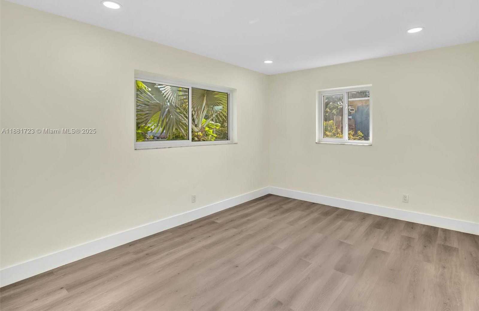 Small Image of 5710 RALEIGH ST, Hollywood Number 21