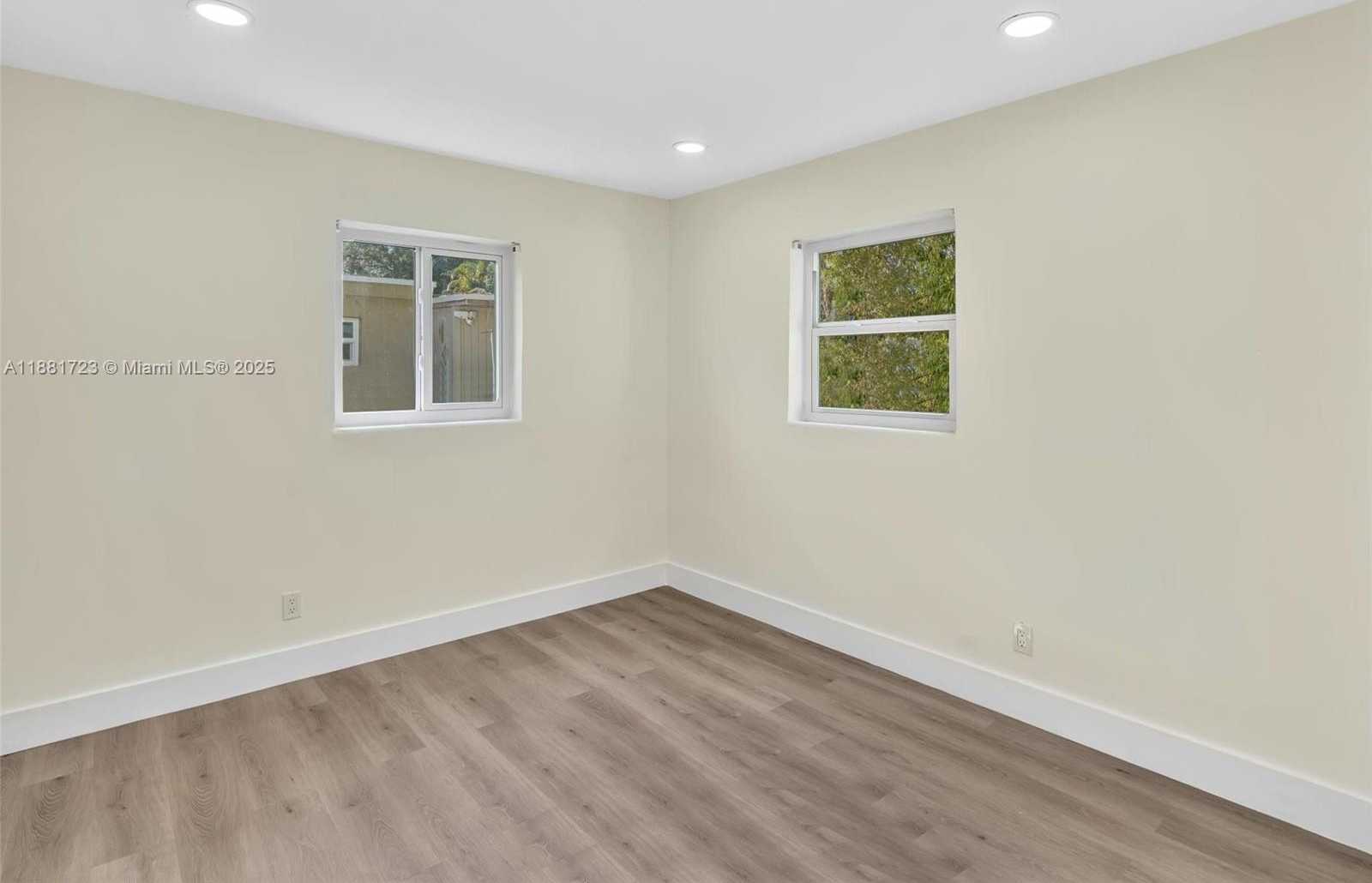 Small Image of 5710 RALEIGH ST, Hollywood Number 23