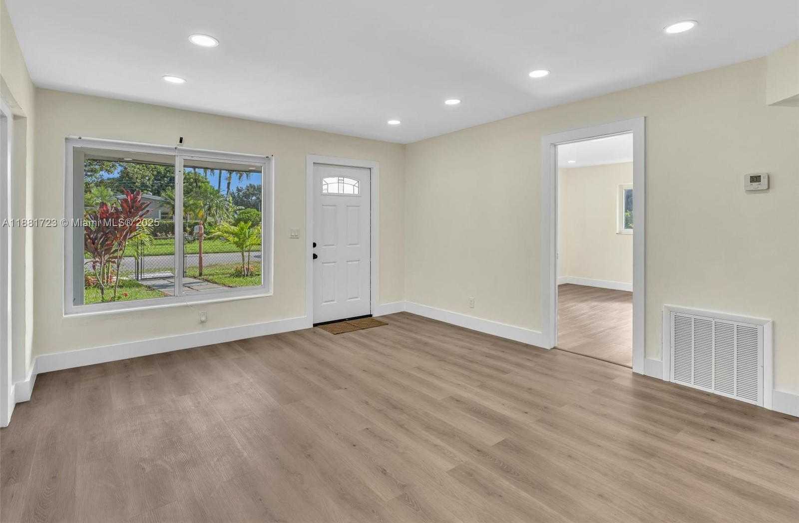 Small Image of 5710 RALEIGH ST, Hollywood Number 27