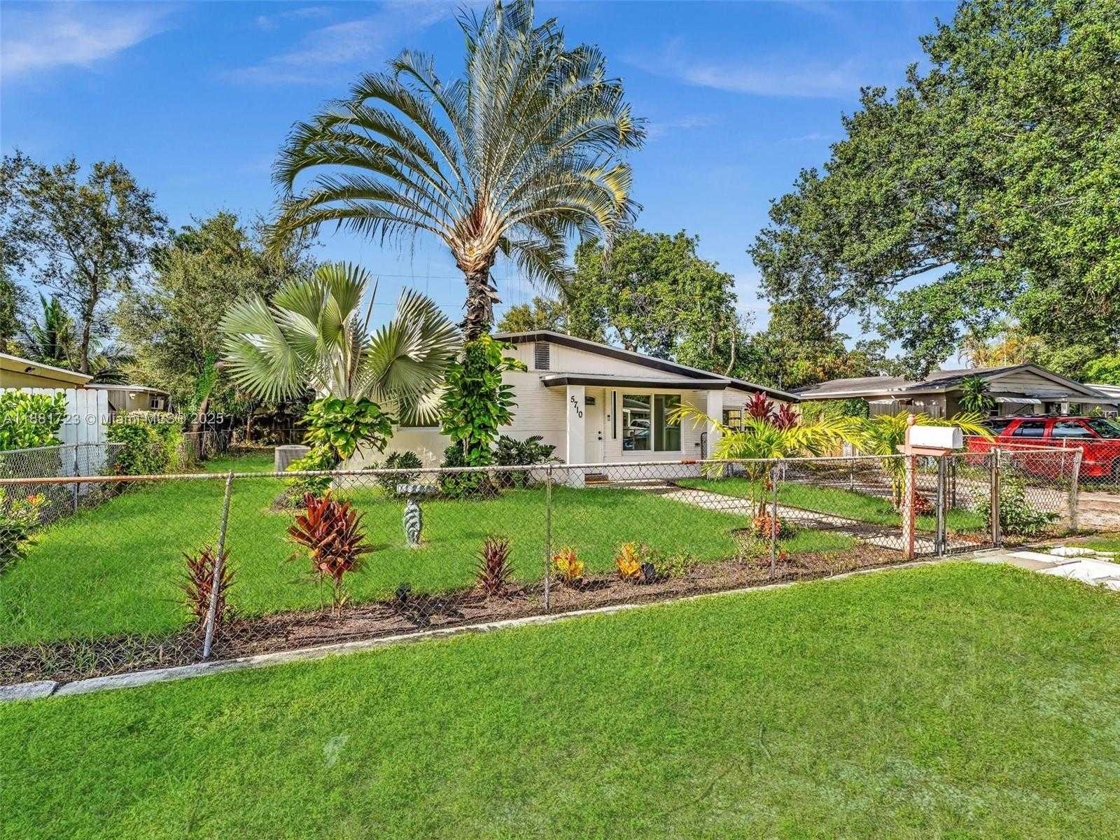 Small Image of 5710 RALEIGH ST, Hollywood Number 35