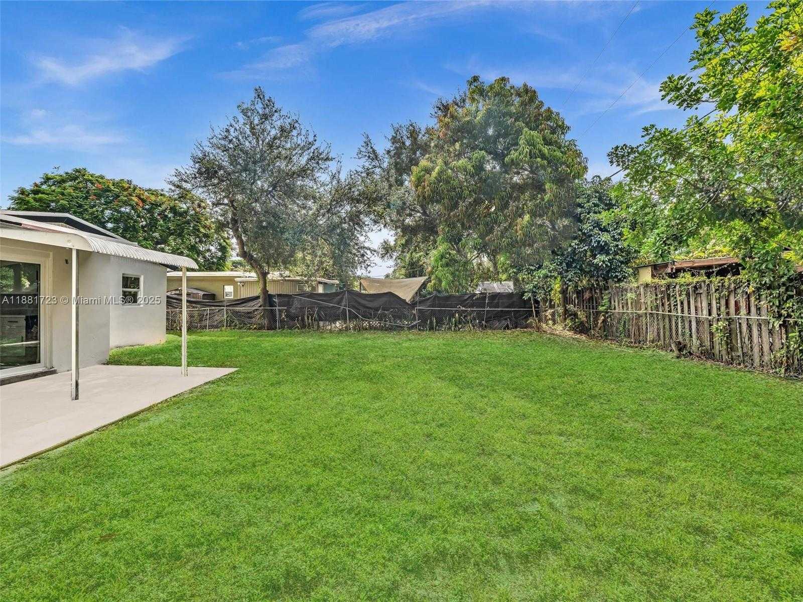 Small Image of 5710 RALEIGH ST, Hollywood Number 37
