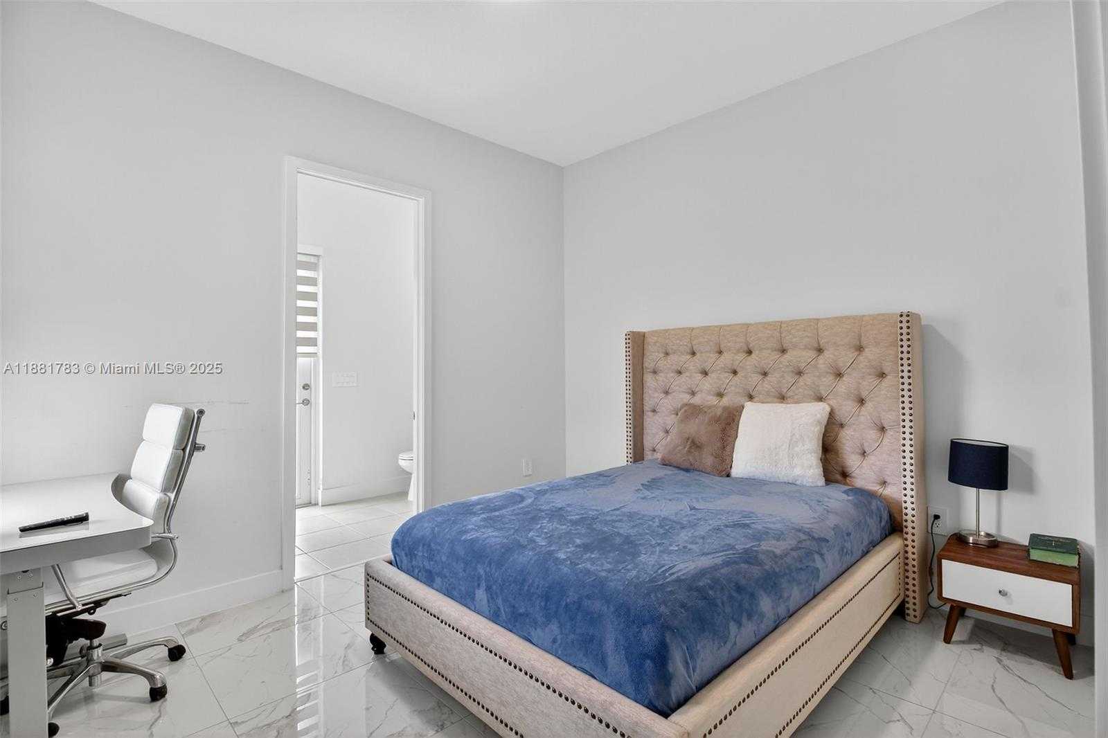 Small Image of 4367 SOUTH WEST 123 LN, Davie Number 12