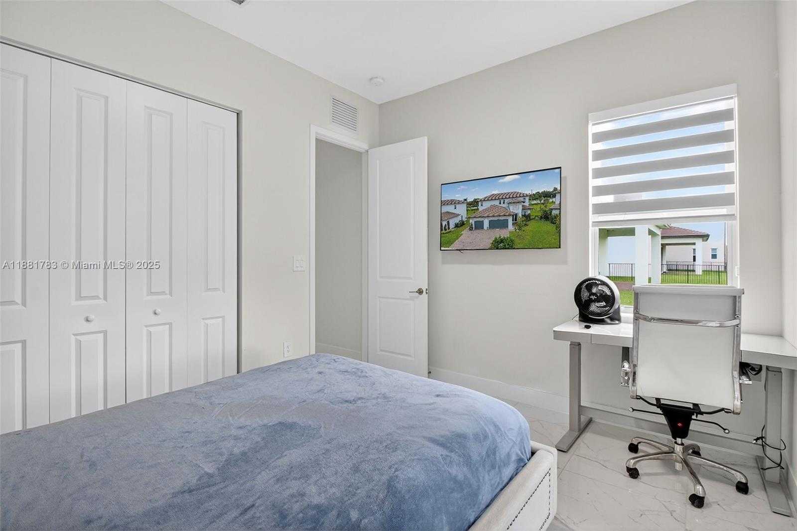Small Image of 4367 SOUTH WEST 123 LN, Davie Number 13
