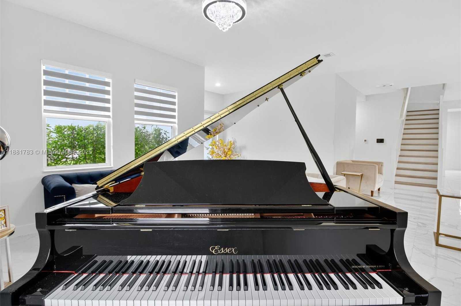Small Image of 4367 SOUTH WEST 123 LN, Davie Number 4