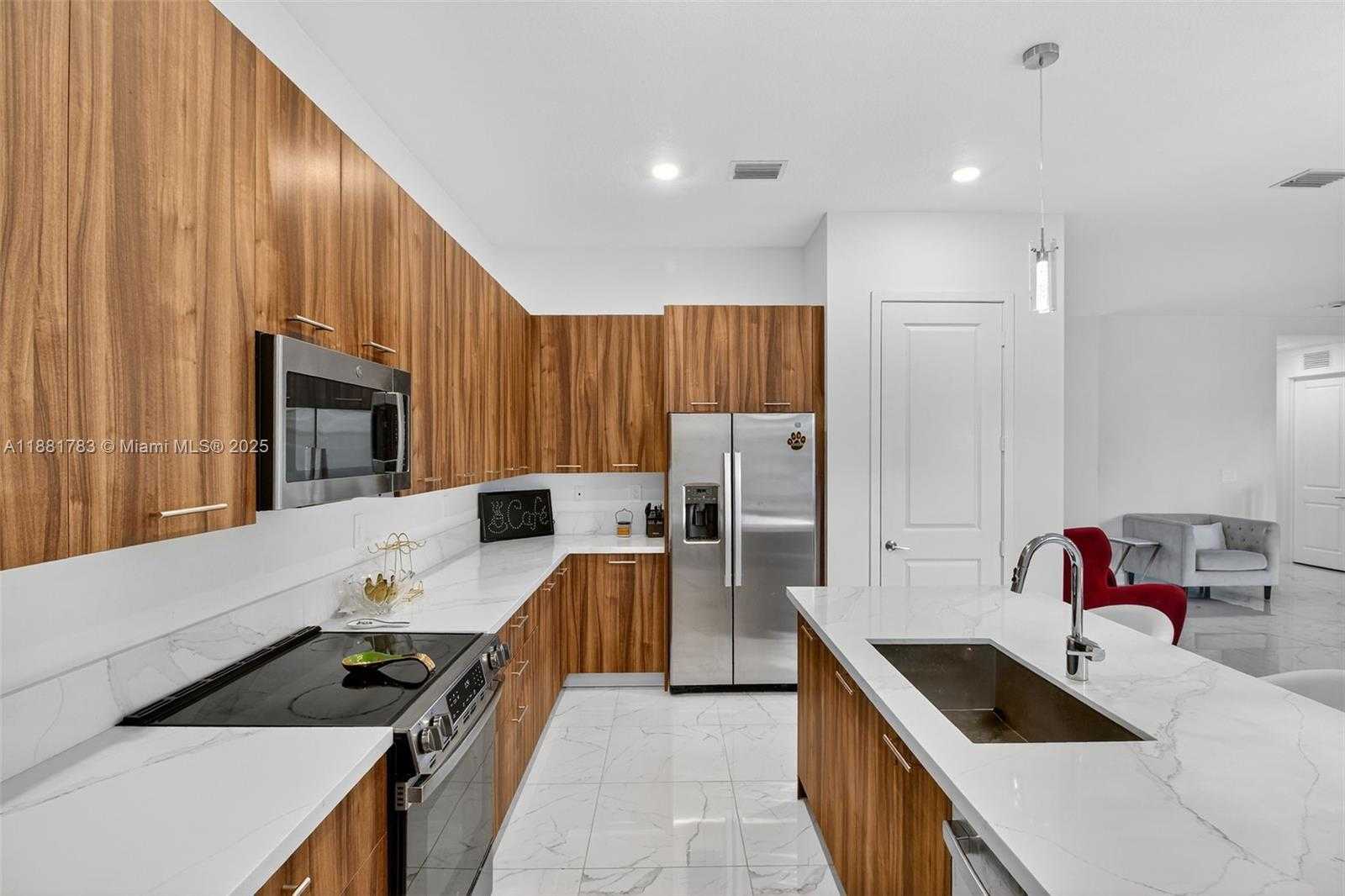 Small Image of 4367 SOUTH WEST 123 LN, Davie Number 6