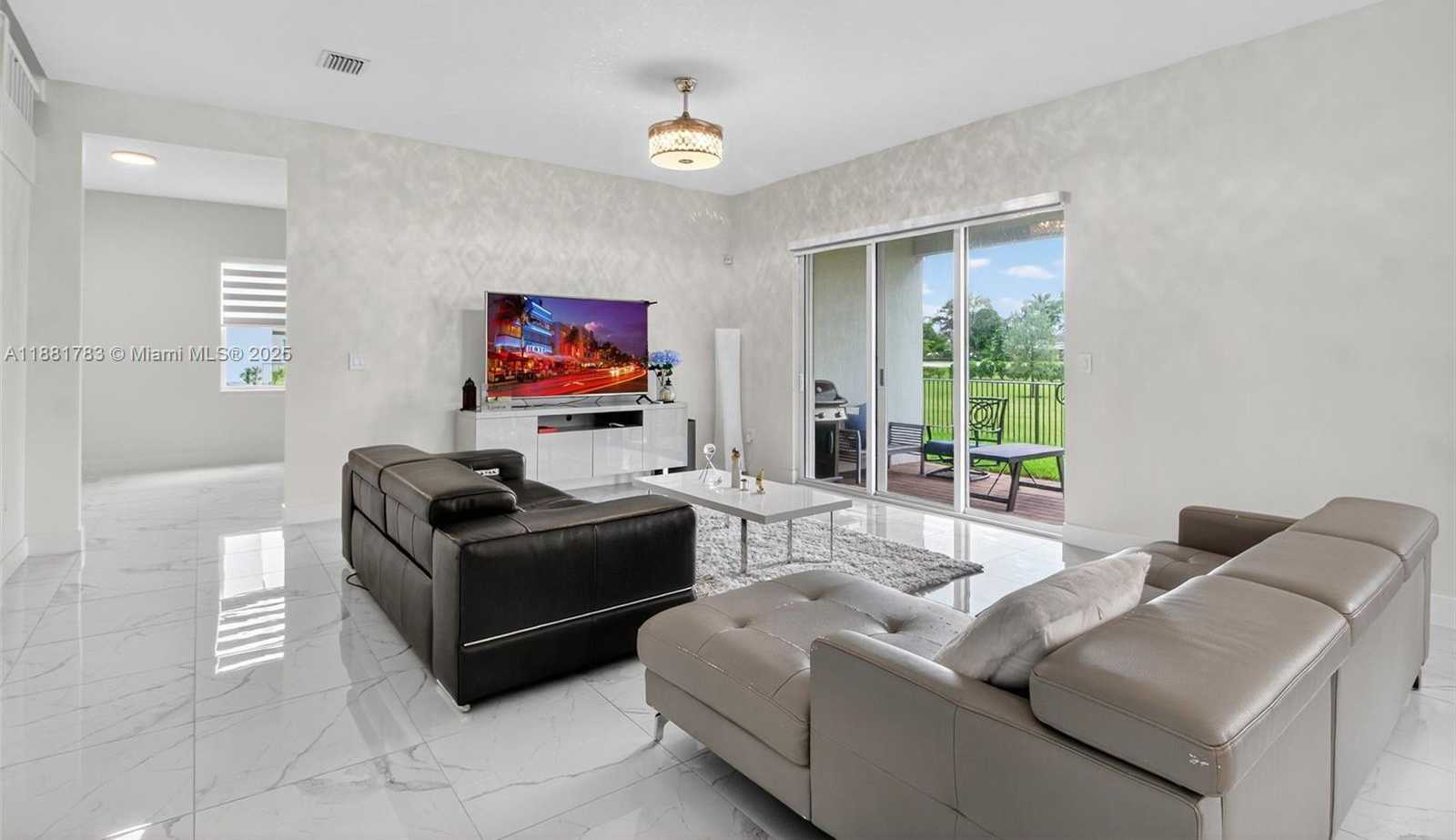 Small Image of 4367 SOUTH WEST 123 LN, Davie Number 7
