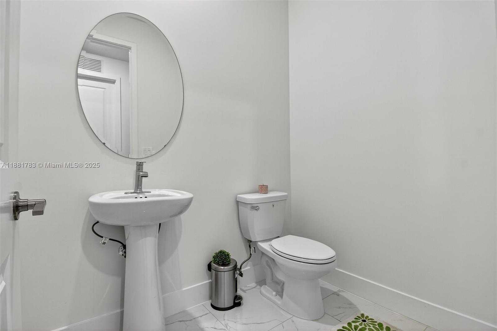 Small Image of 4367 SOUTH WEST 123 LN, Davie Number 8