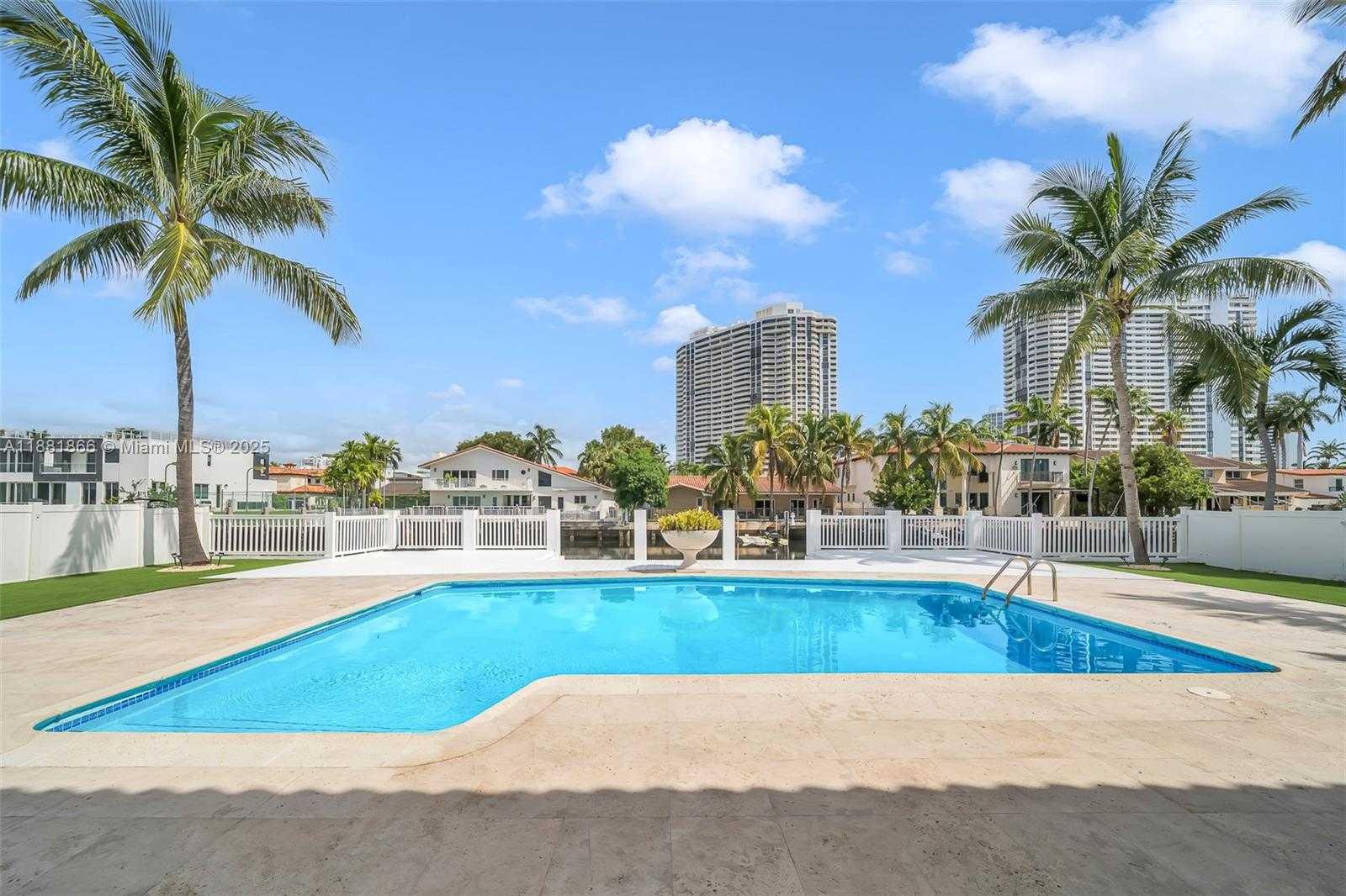 Small Image of 3341 NORTH EAST 170TH ST, North Miami Beach Number 15