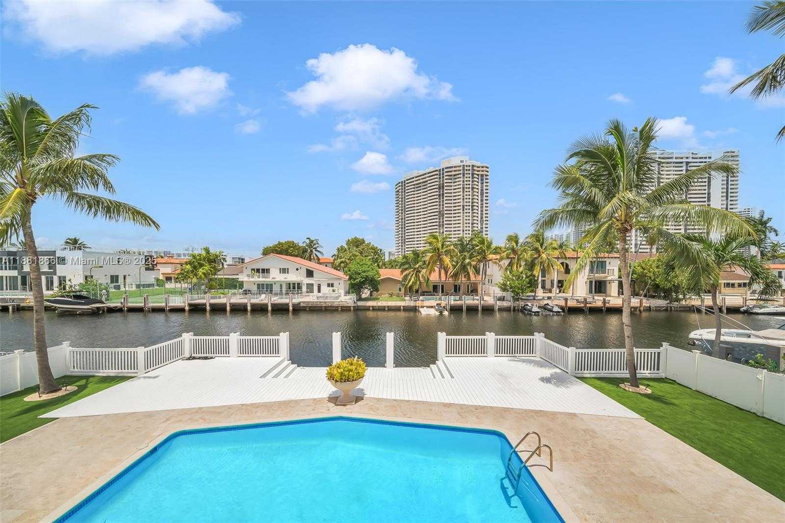 Small Image of 3341 NORTH EAST 170TH ST, North Miami Beach Number 2