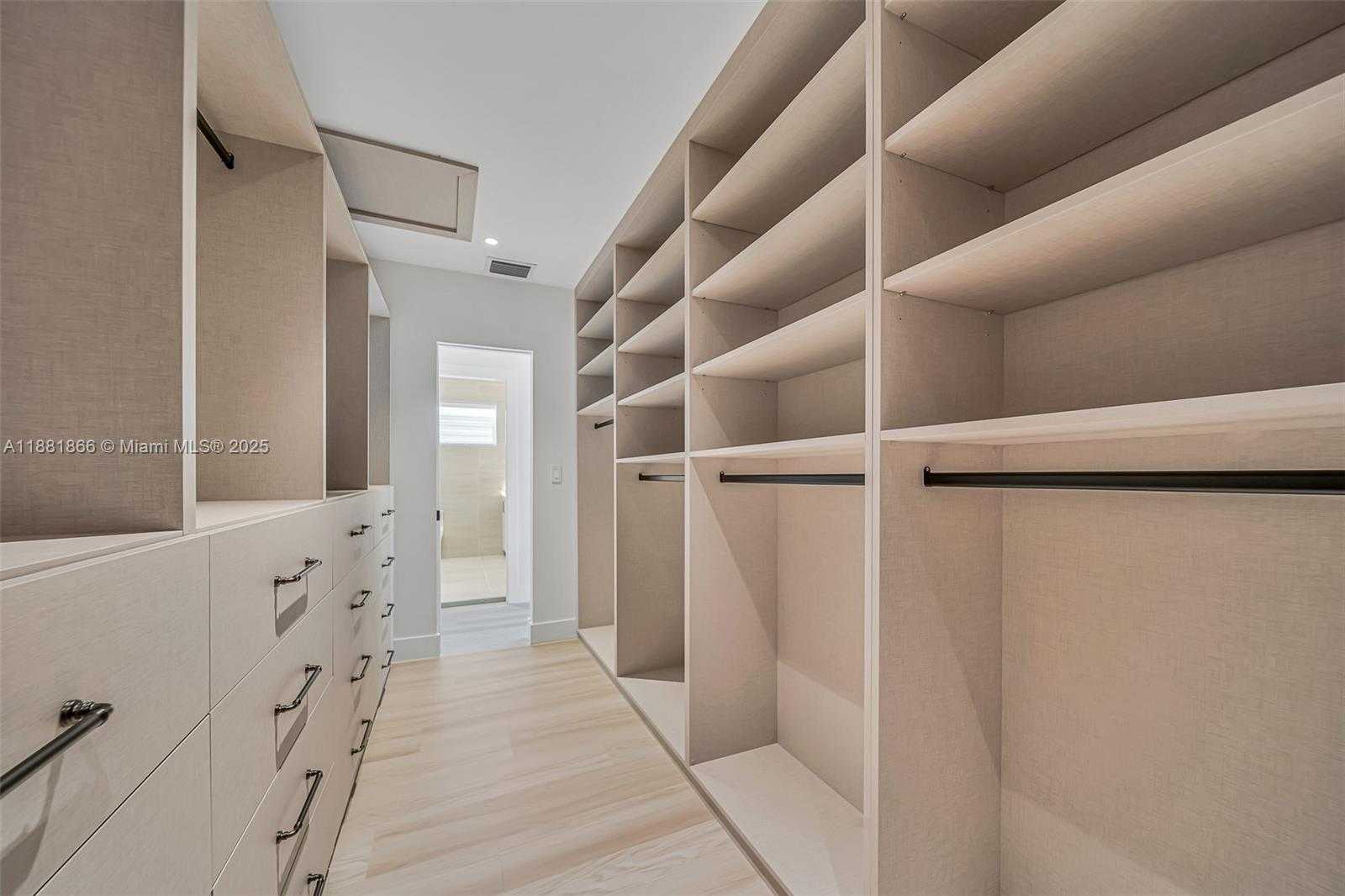 Small Image of 3341 NORTH EAST 170TH ST, North Miami Beach Number 35