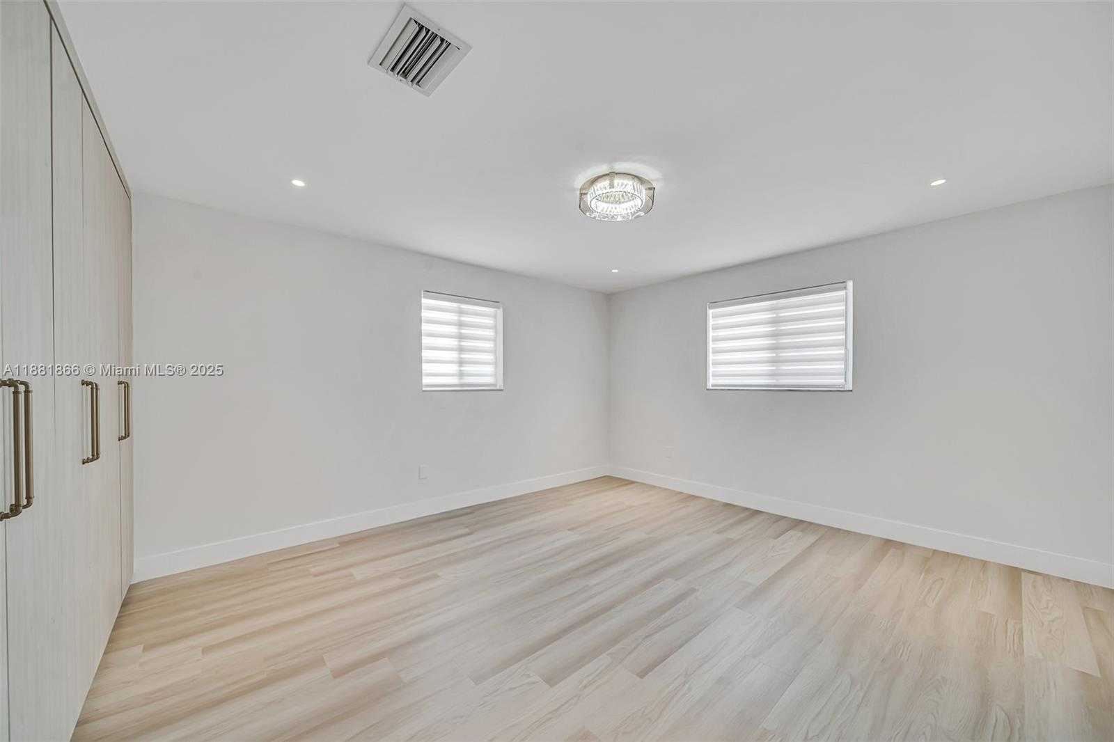 Small Image of 3341 NORTH EAST 170TH ST, North Miami Beach Number 45