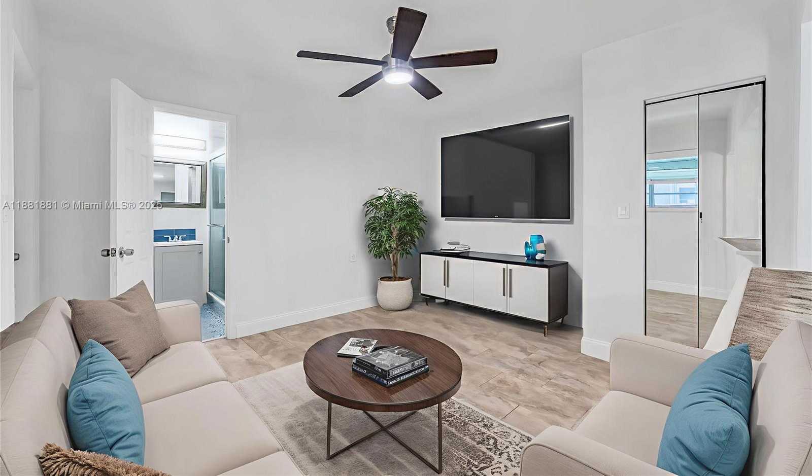 Small Image of 2831 MONROE ST, Hollywood Number 19